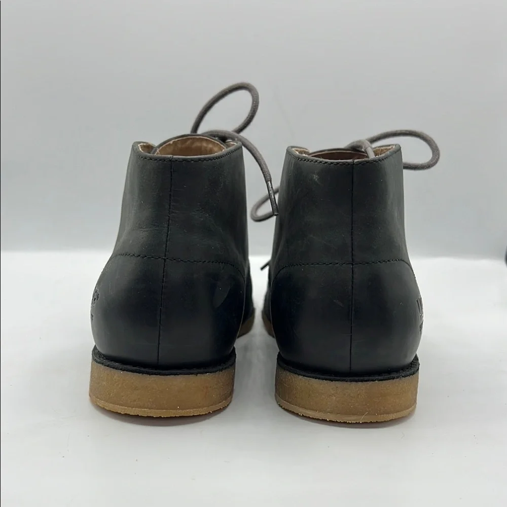 UGG‎ Sz 8 Leighton Black Tan Chukka Boots Minimalist Design